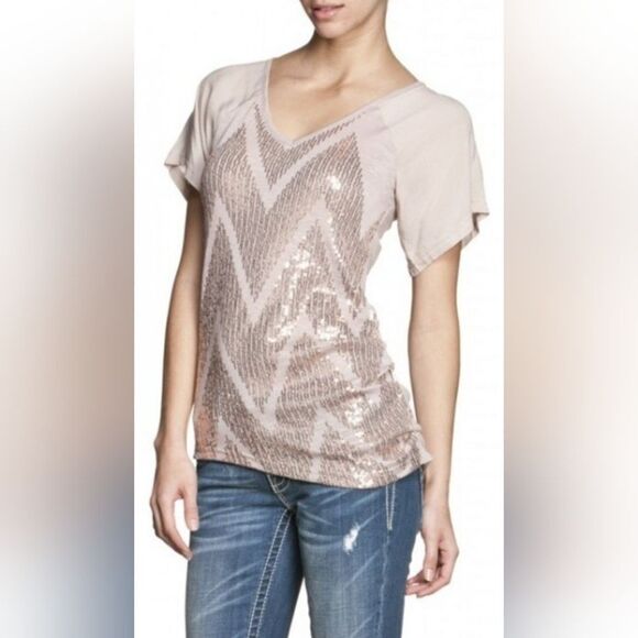 NWT Miss Me Taupe Beige Sequined Chevron Short Sleeve Asymmetrical Top (S) - Picture 1 of 8